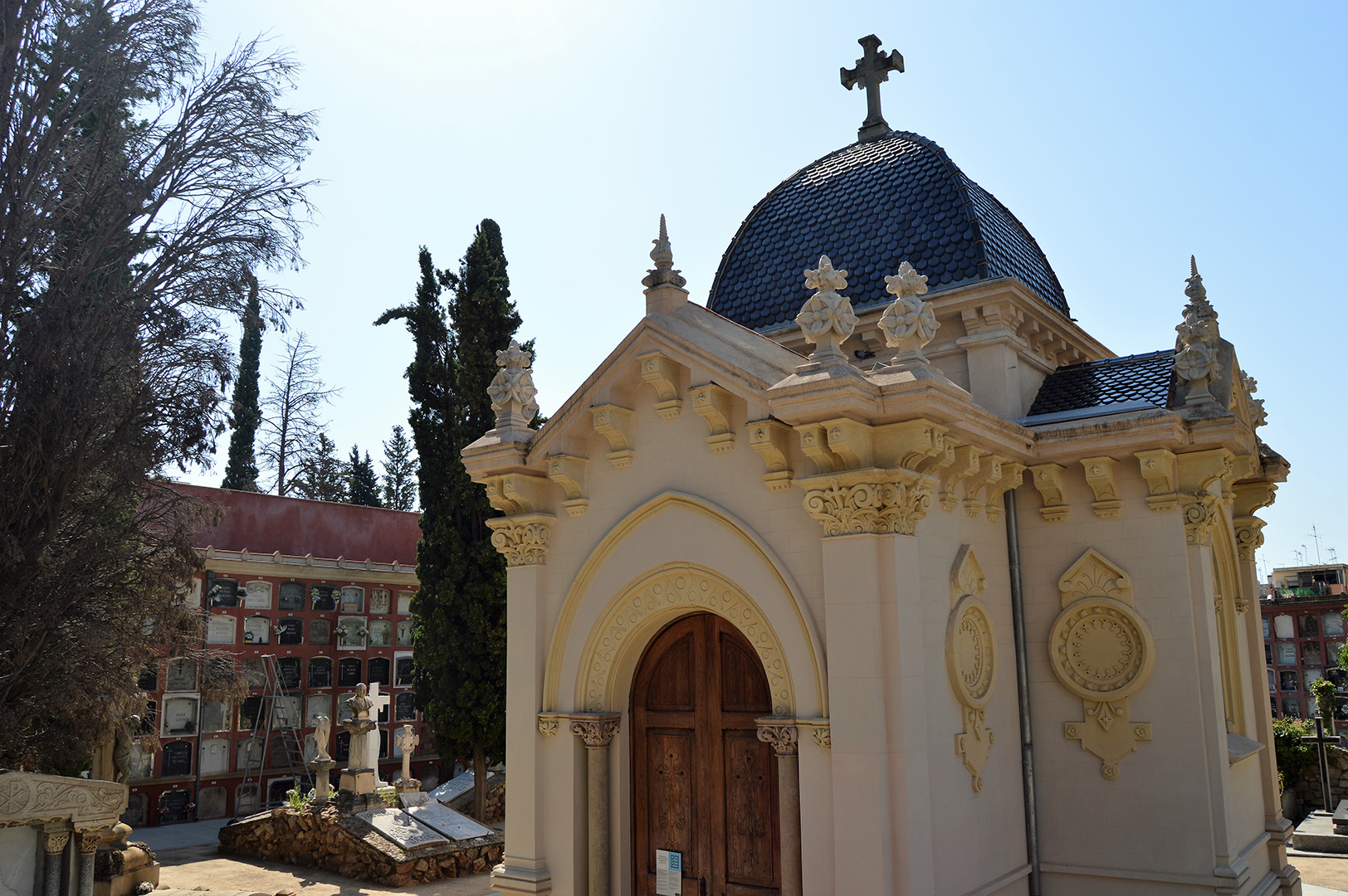 Exterior de la Capilla del Cementerio de Sants