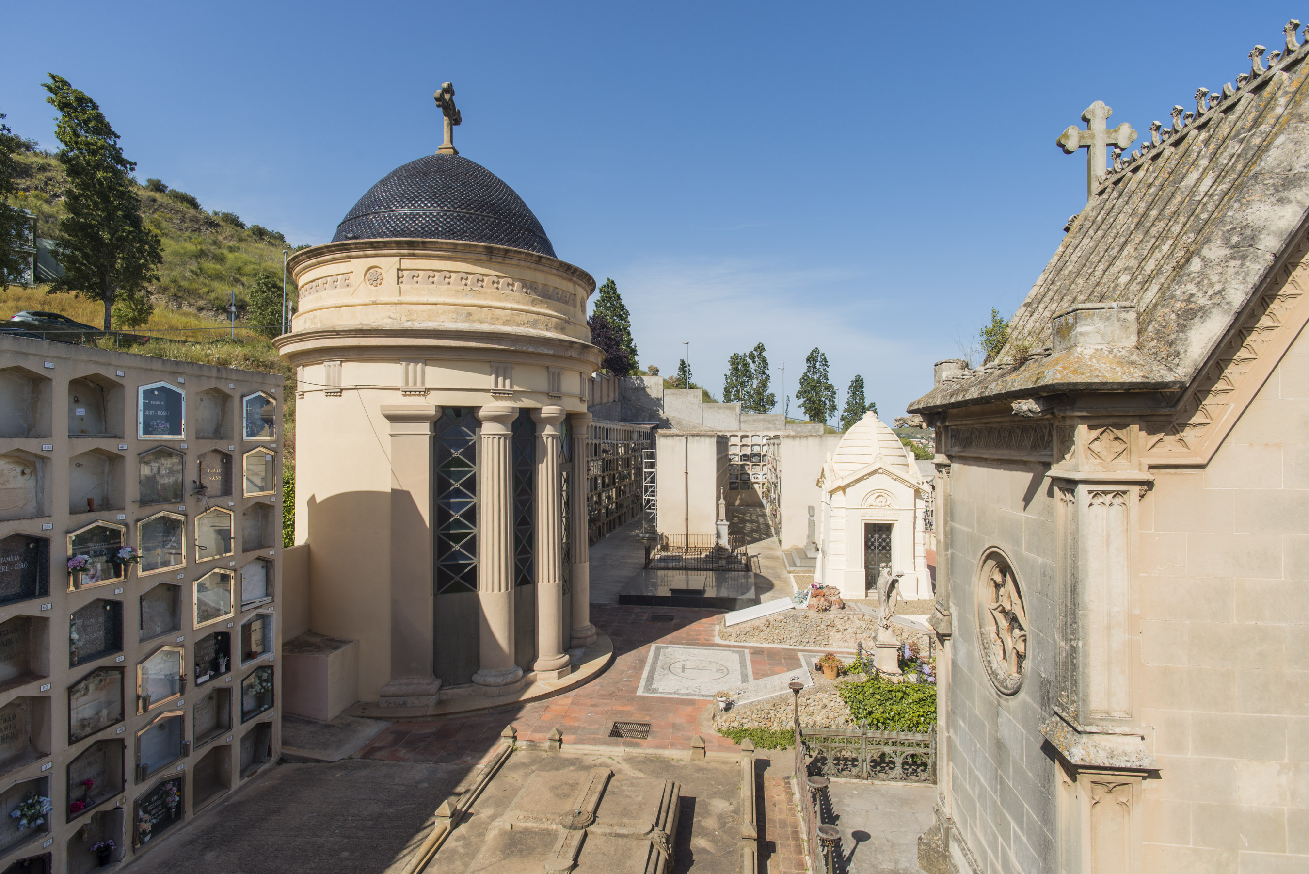 Exterior de la Capilla del Cementerio de Sant Gervasi