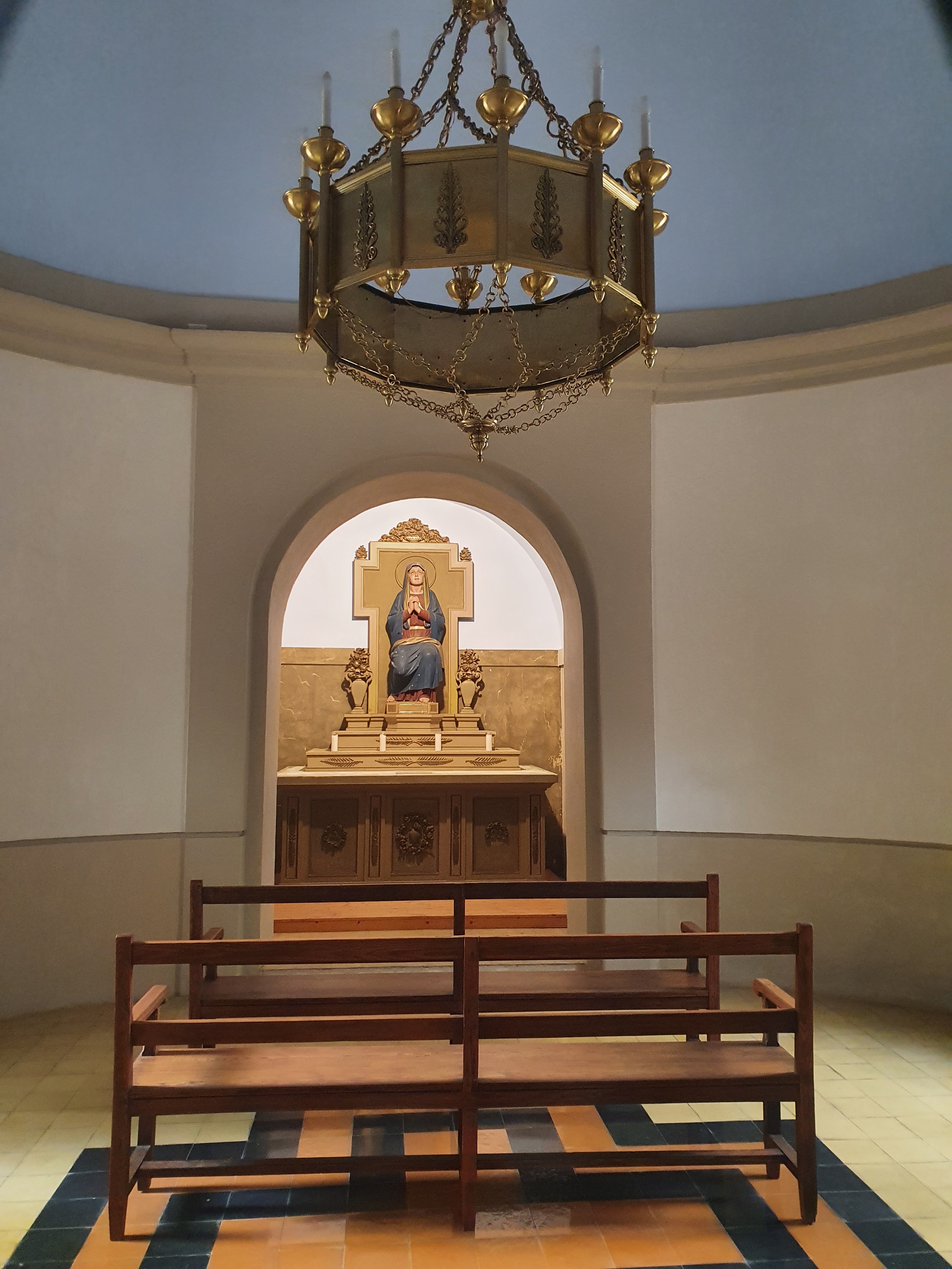 Interior de la Capilla del Cementerio de Sarrià