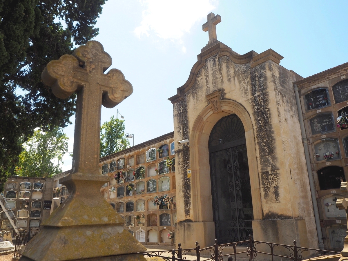 Exterior de la Capilla del Cementerio de Horta