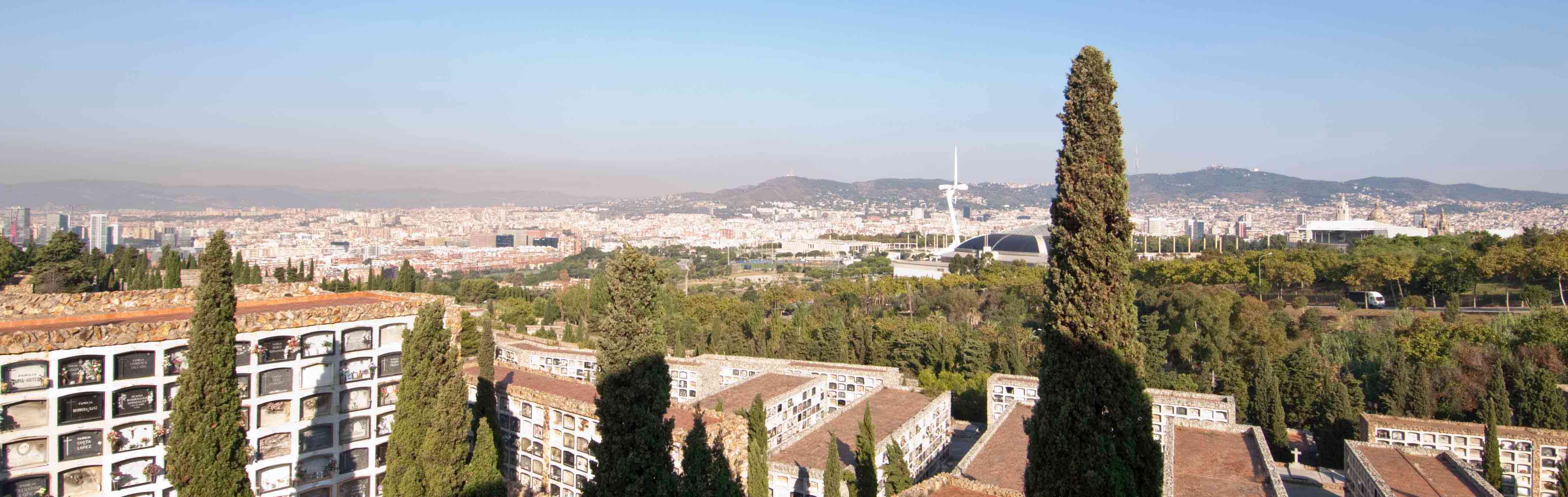 vistes generals del cementiri de montjuic