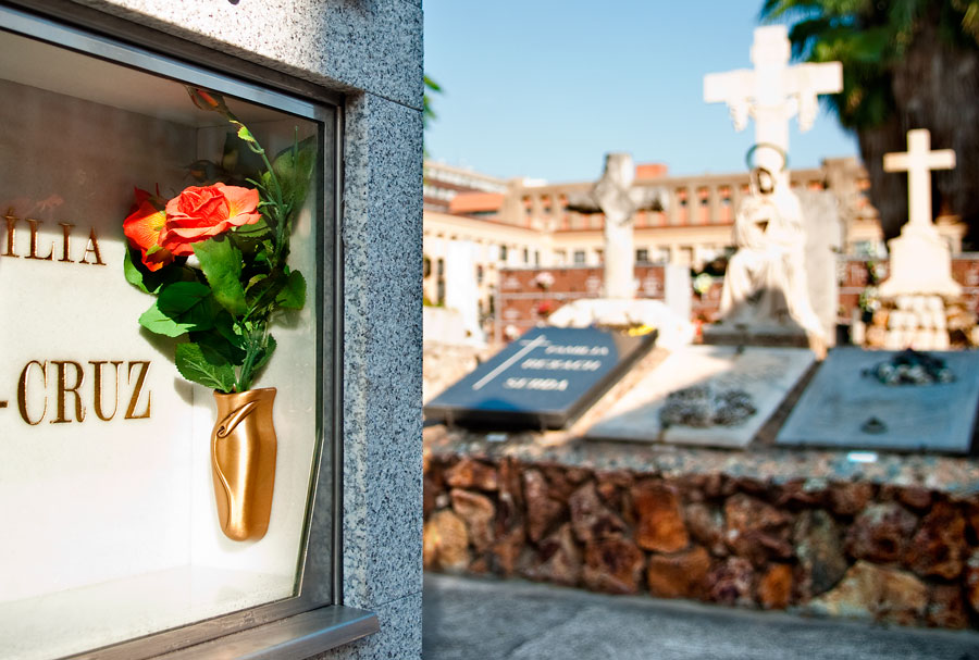 Tots Sants als cementiris de la ciutat: Ampliació d’horaris i serveis