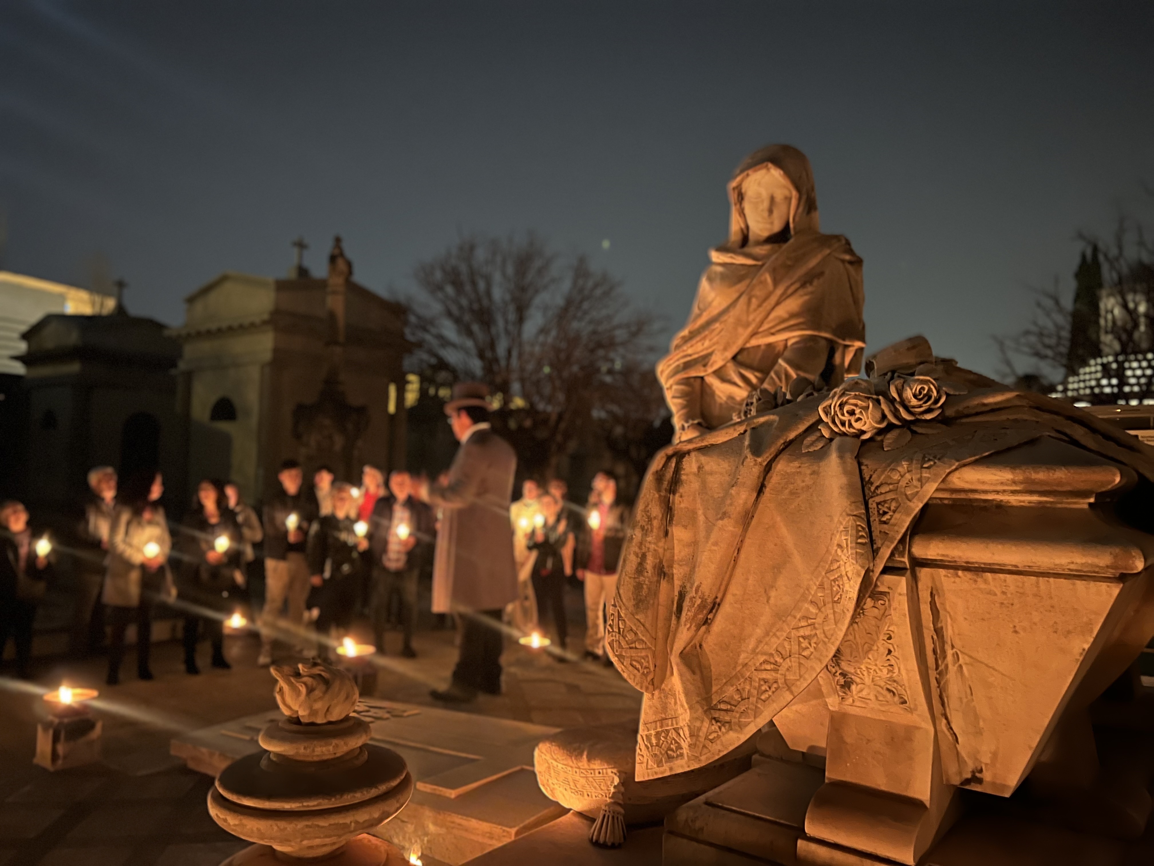 foto ruta nocturna cementiri Sant Andreu