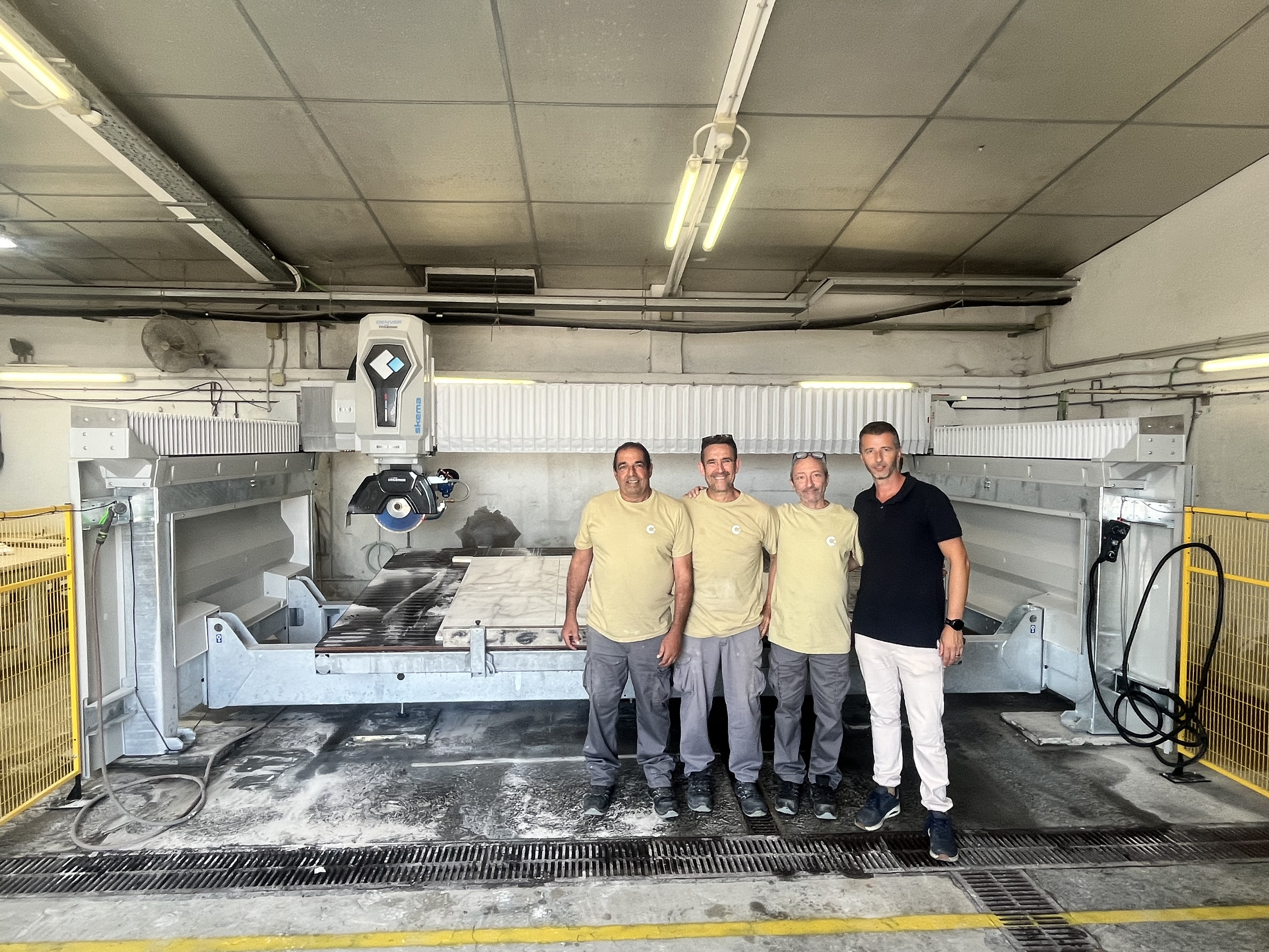 foto de l'equip al taller de marbre