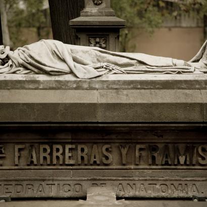 Tumba Doctor Farreras Framis