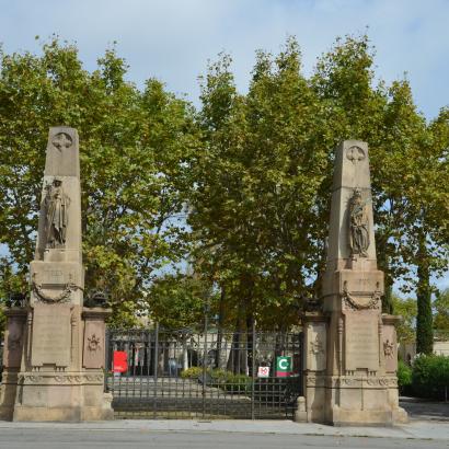 Portico de acceso Cementerio de Poblenou