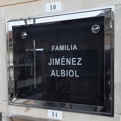 làpida granit angola amb marc